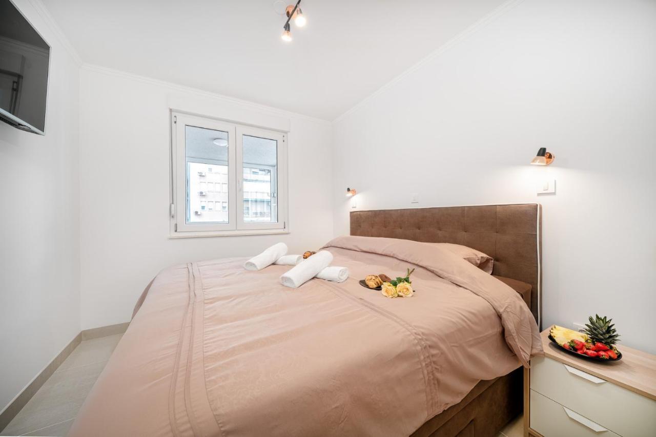 Luxury And Modern On The Main Apartment *
