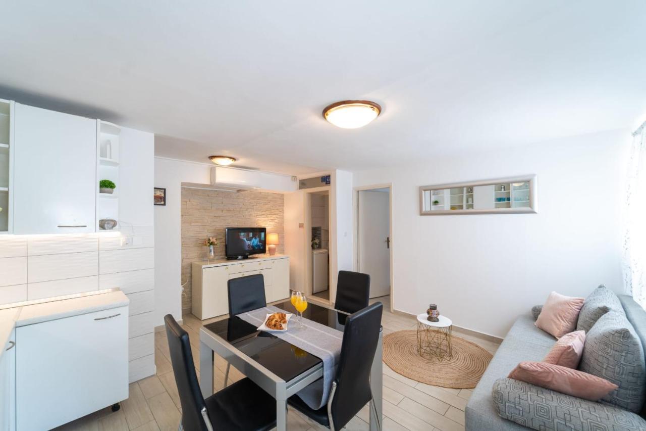 Marjan Apartment