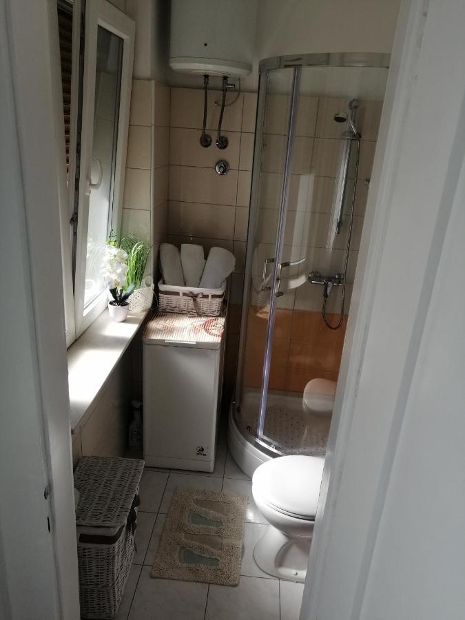 4 Apartment Split