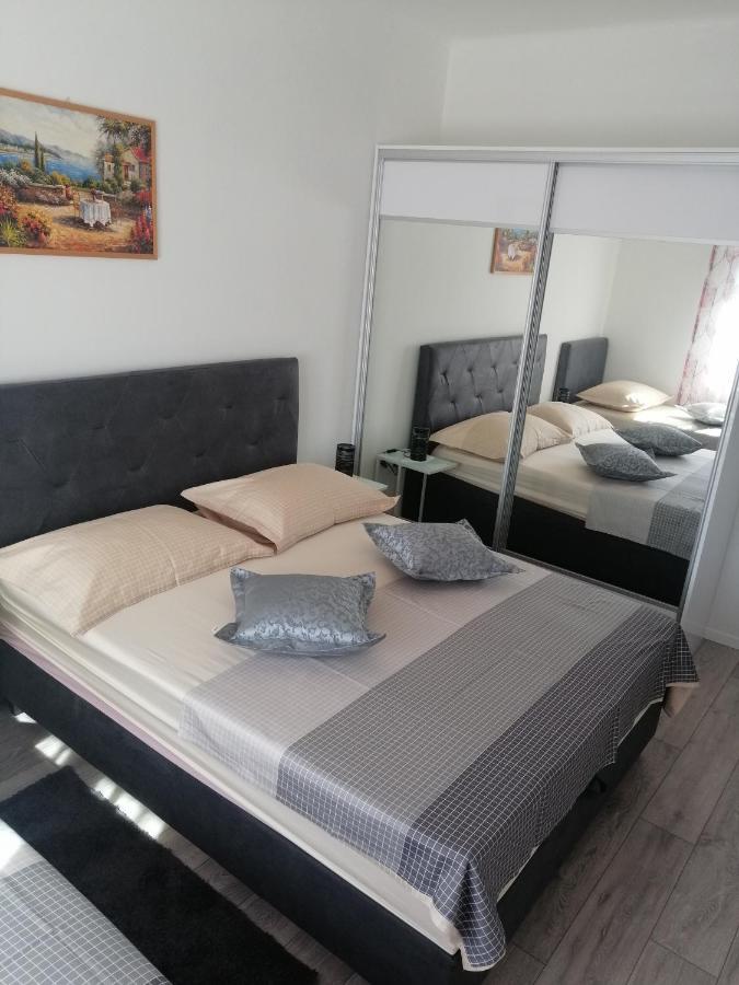 Apartment 4