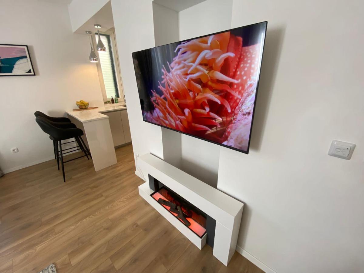 In The Center Apartment *