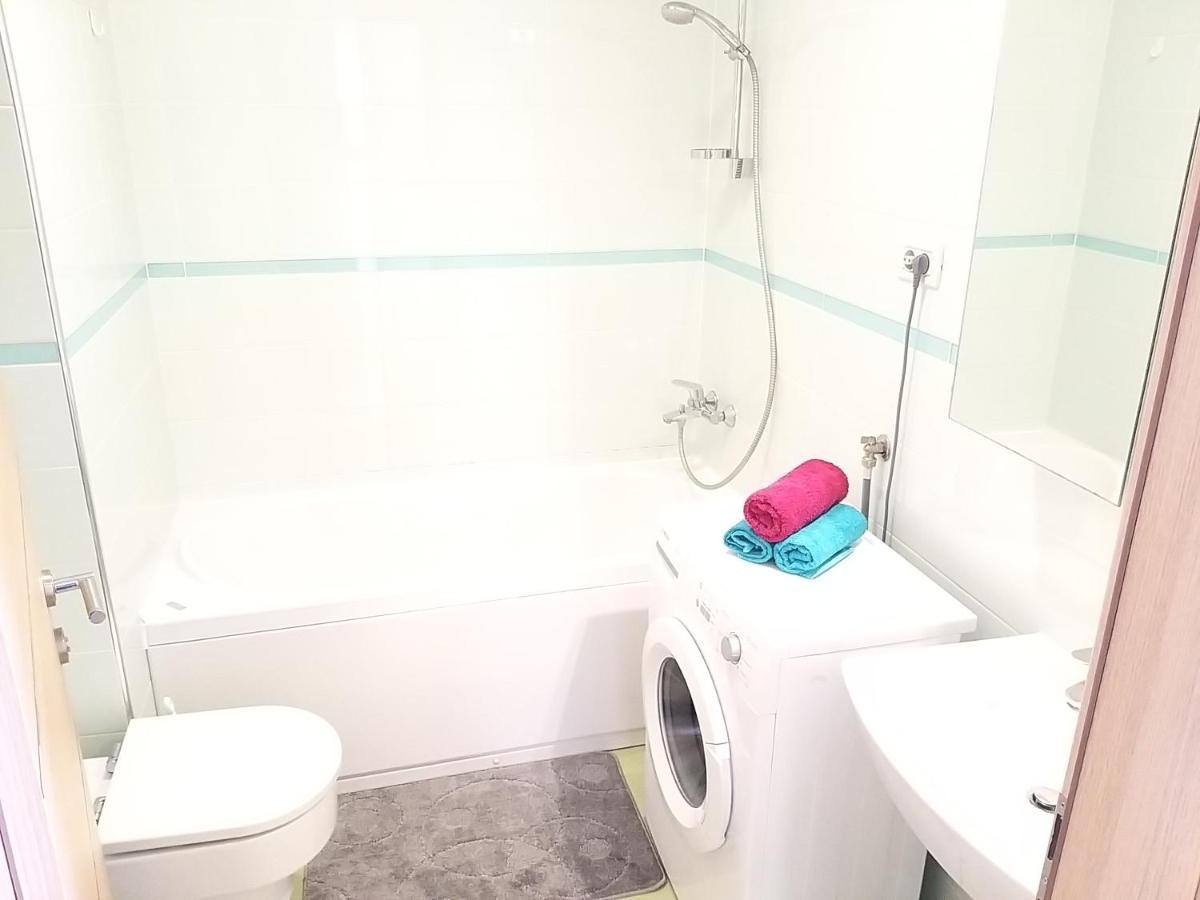 3 Bedroom With Terrace And Free Parking * Split