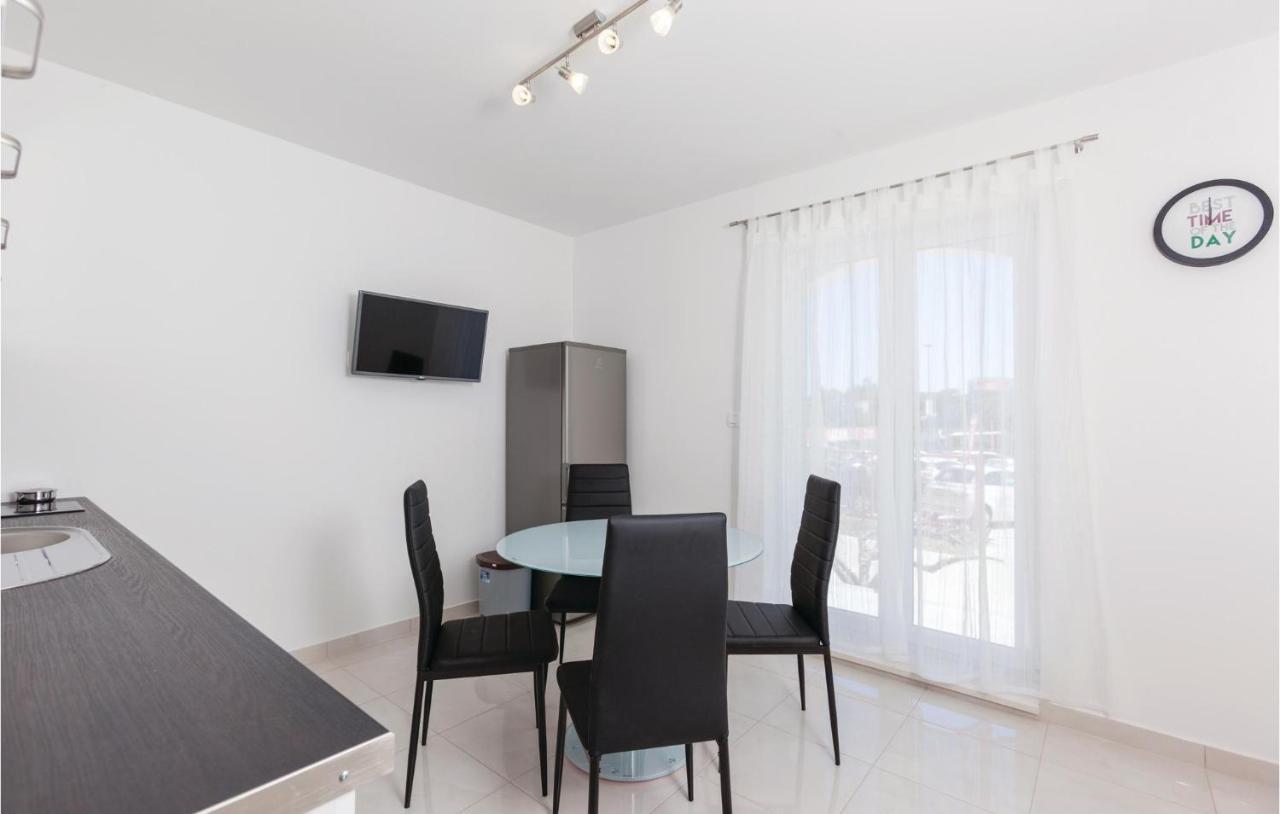 Apartment Pet Friendly In With Wifi Split