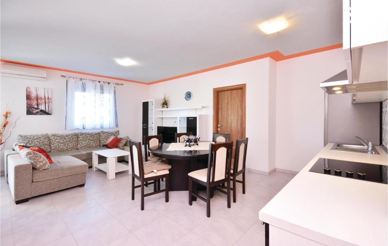 3 Bedroom Nice Home In Solin *