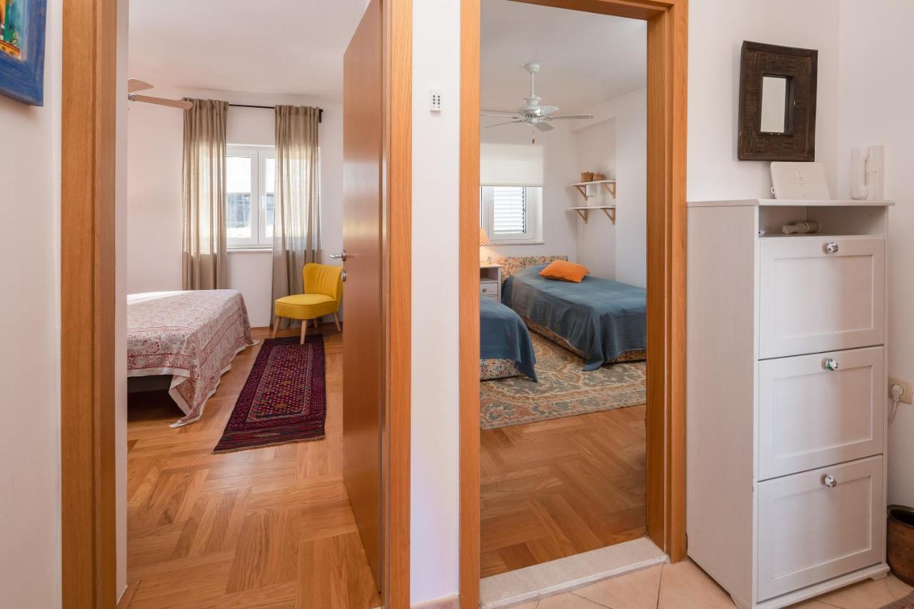 Fabula - W Balcony 4 Min Walk To Apartment