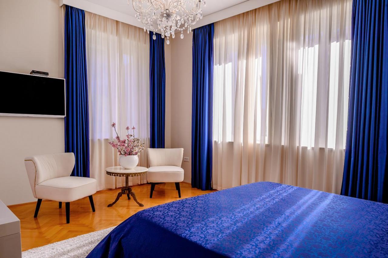 Palace Schoen Milesi - Esense Of Prestige - Private Pool - Free Parking - Old Money Style Luxury - Walking Distance To The Old Town, The And Amenities - Buralux Gostinjska kuća 4*