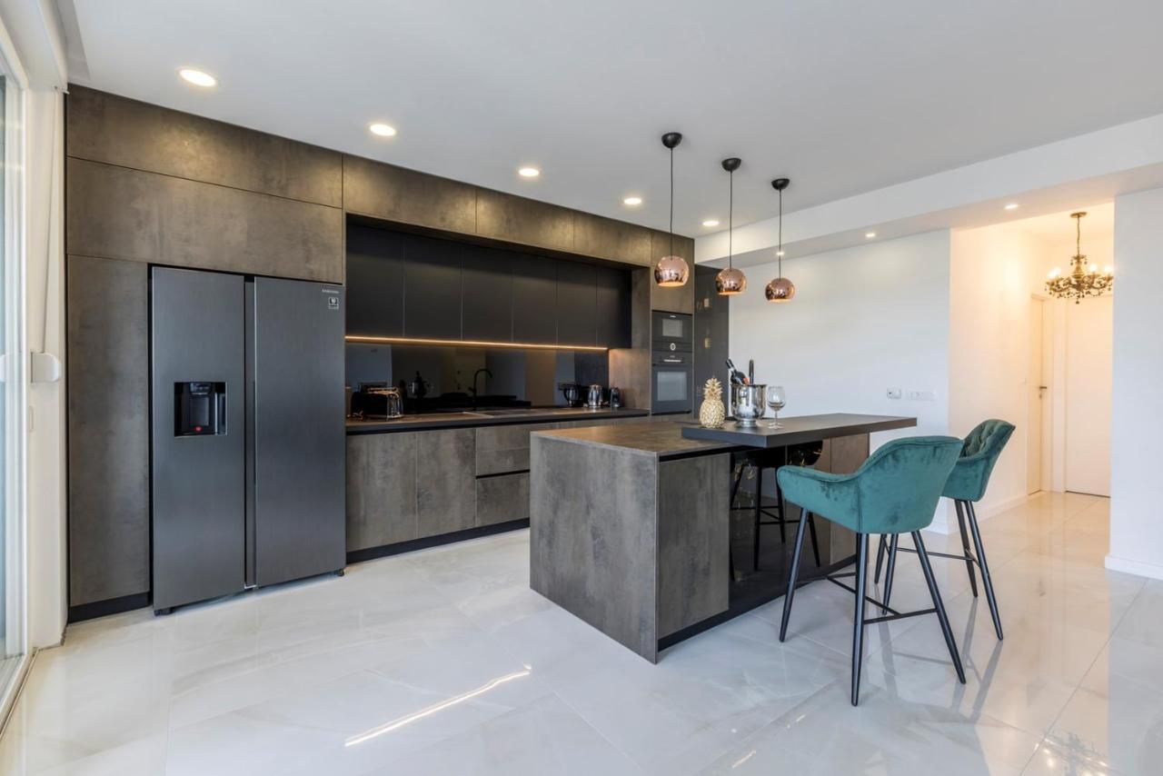 Carmen - Luxury 2-bedroom - Downtown *