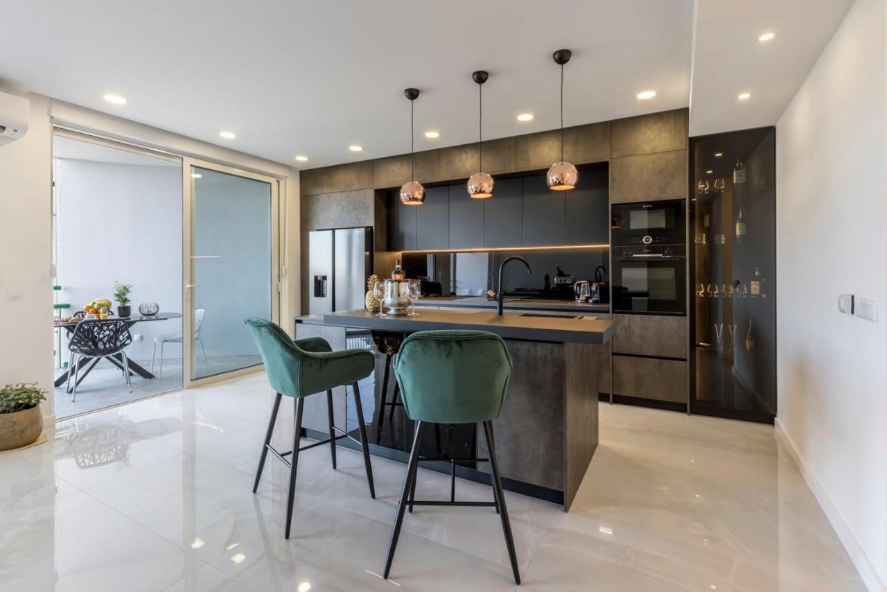 Apartman Carmen - Luxury 2-bedroom - Downtown *