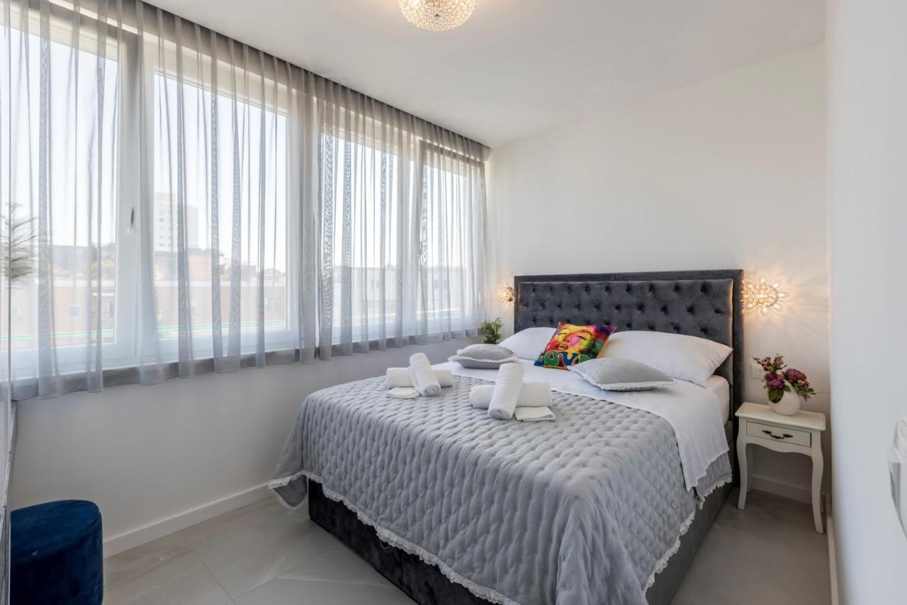 Carmen - Luxury 2-bedroom - Downtown Apartman *