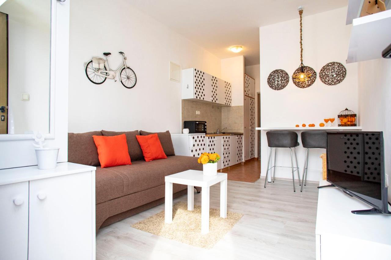 Apartment Silver Tree *