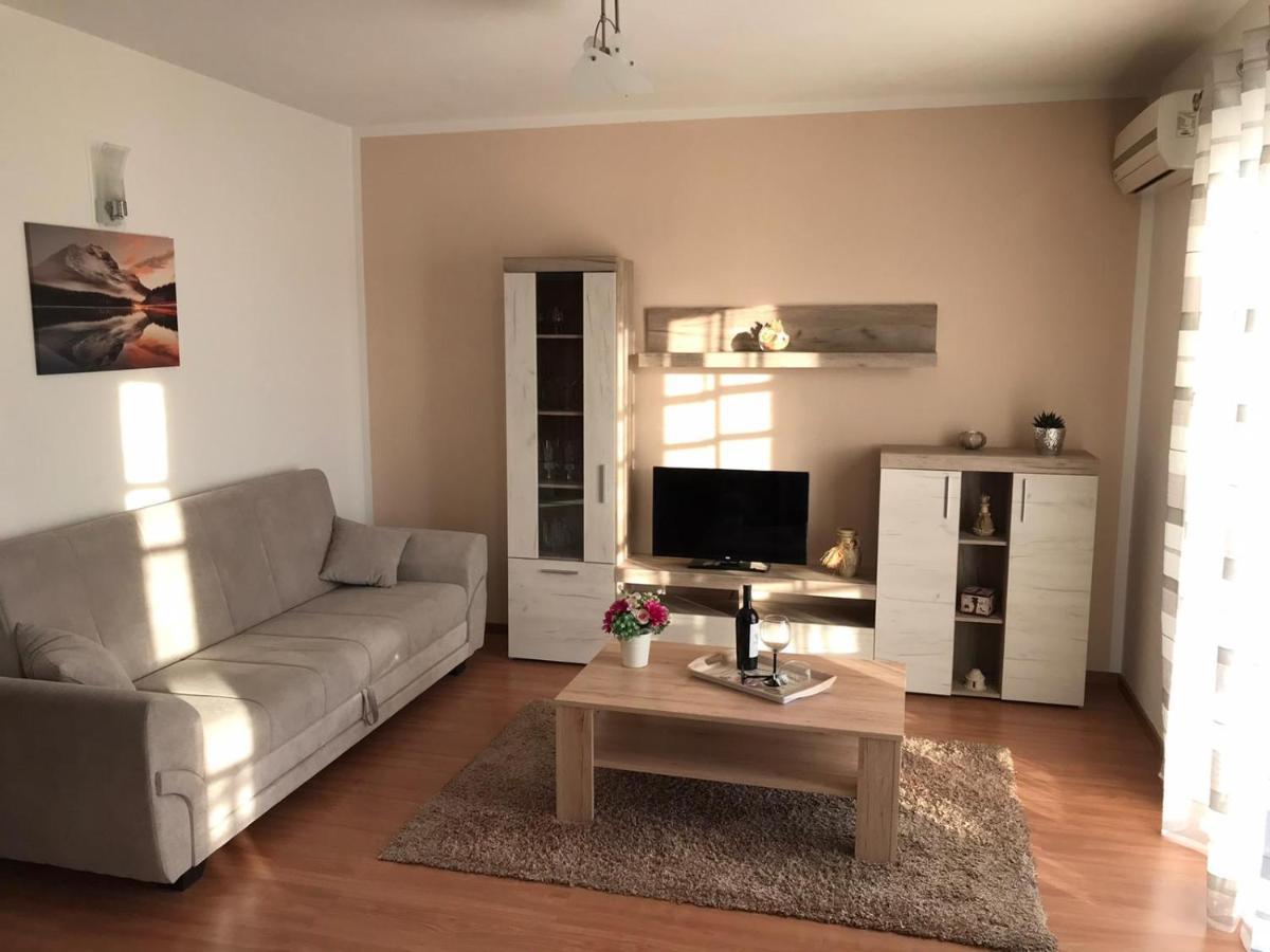 One Apartman *