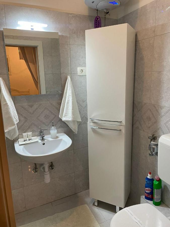 Zana Guest house