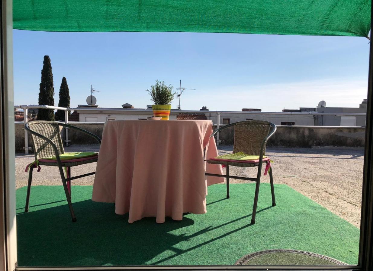 Nora Apartment Split