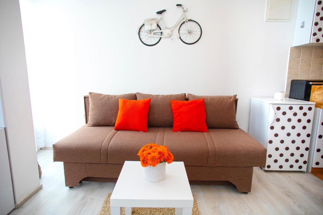 Apartment Silver Tree