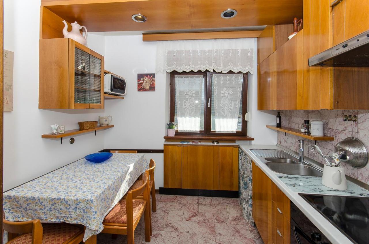 Vialli Apartment