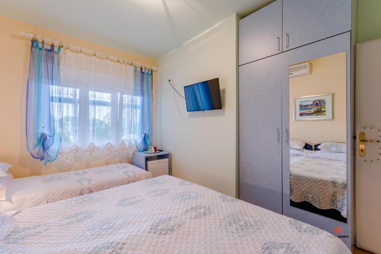Guesthouse Rooms Split krevet i doručak