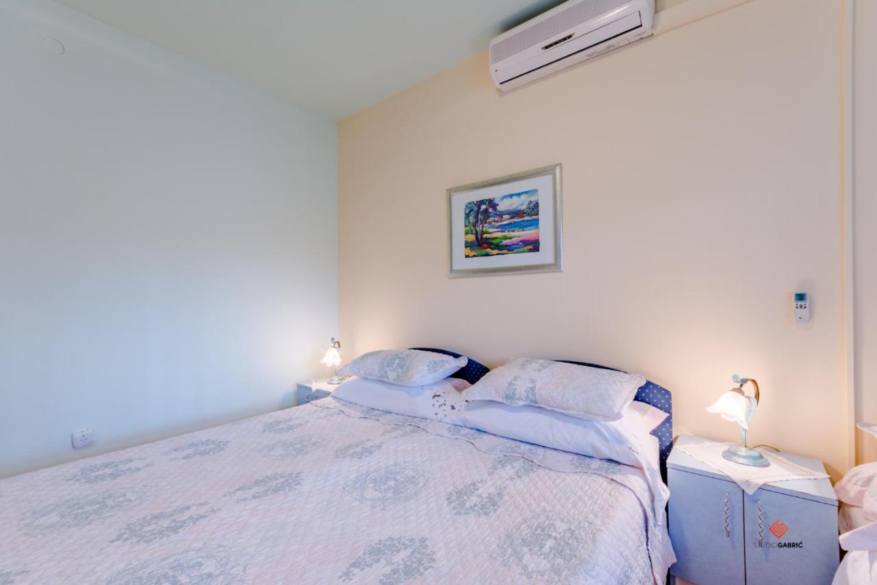 Guesthouse Rooms Split krevet i doručak