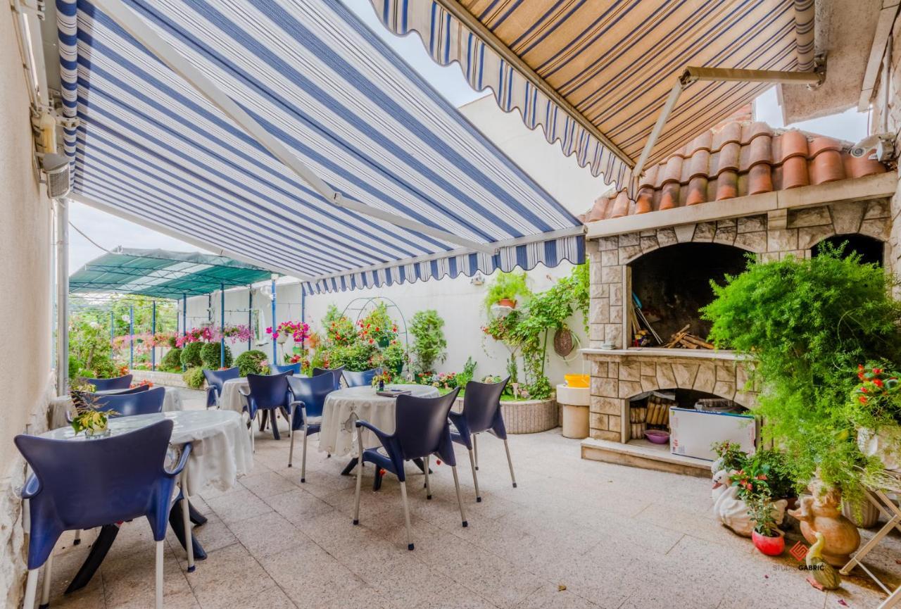 Guesthouse Rooms Split krevet i doručak