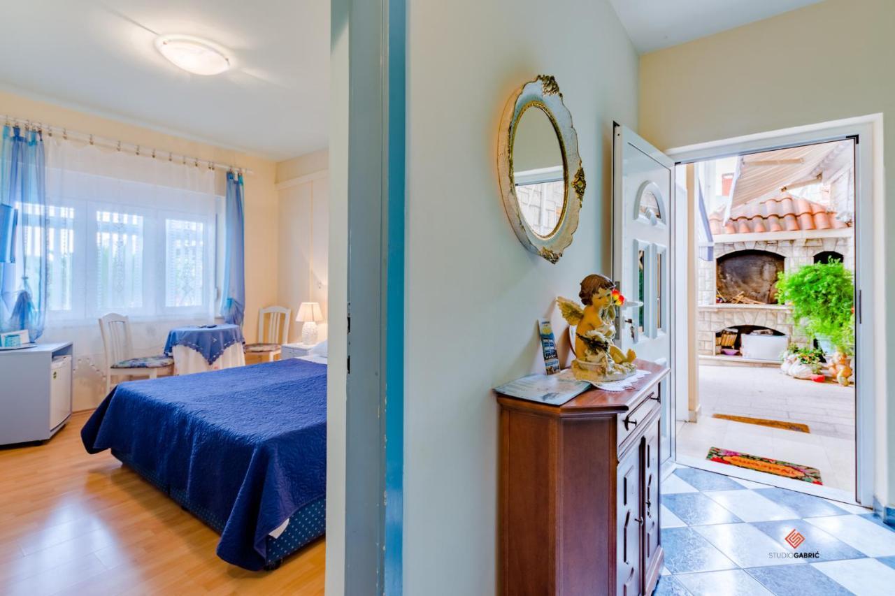 Guesthouse Rooms Split krevet i doručak Split
