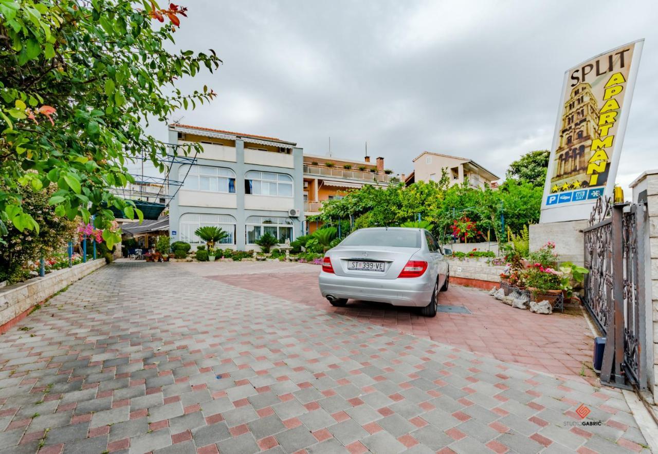 Guesthouse Rooms Split krevet i doručak