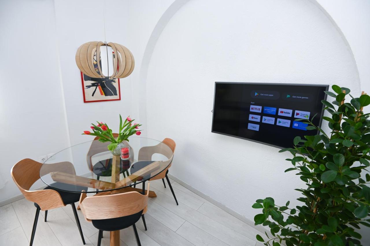 Old Town Apartment *