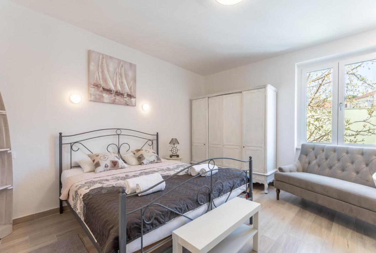 Gasthof & Poesia Split