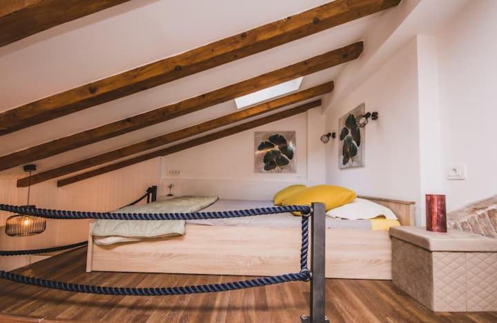 Apartman Ladro - Pjaca Appartement *
