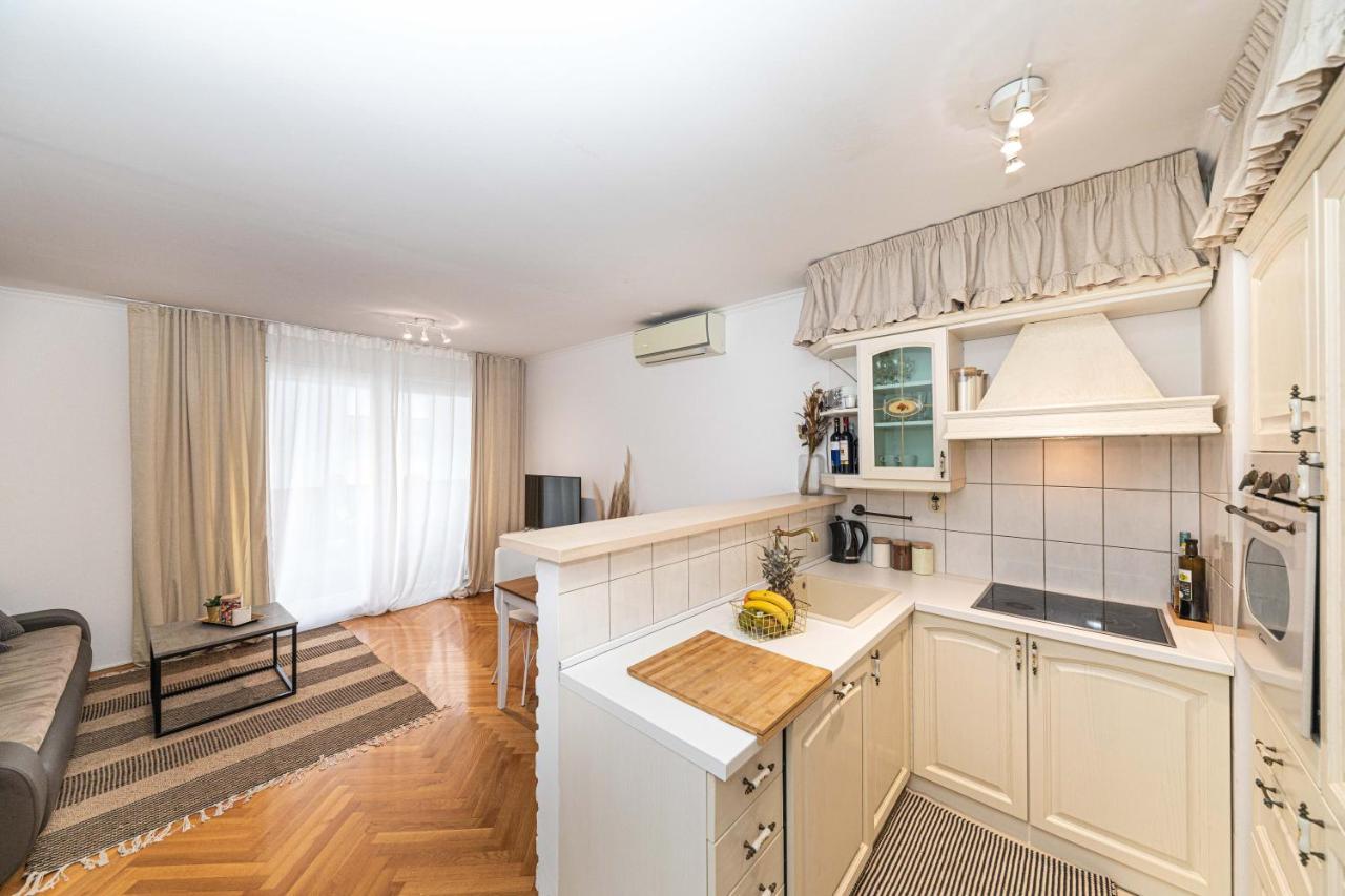 Apartment Malea *