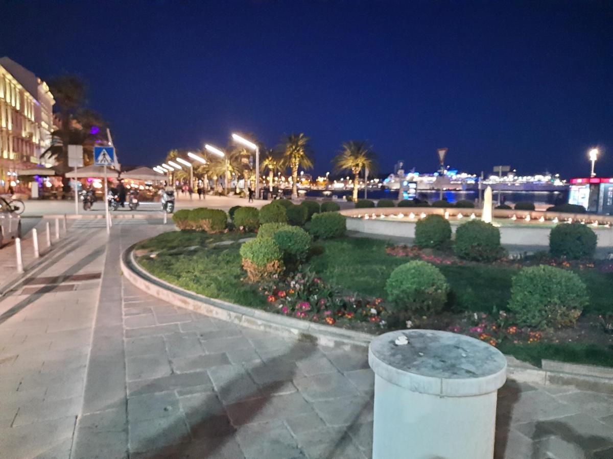 Famous Promenade Riva Apartman *