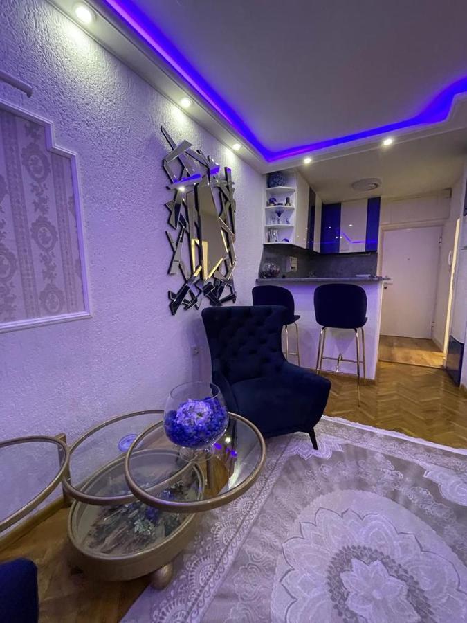 Luxury 2 *