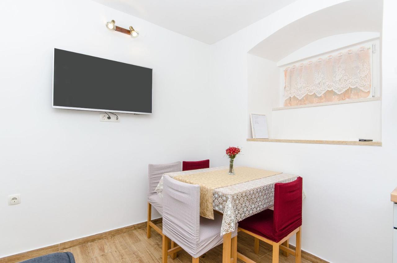 Ane Apartment *