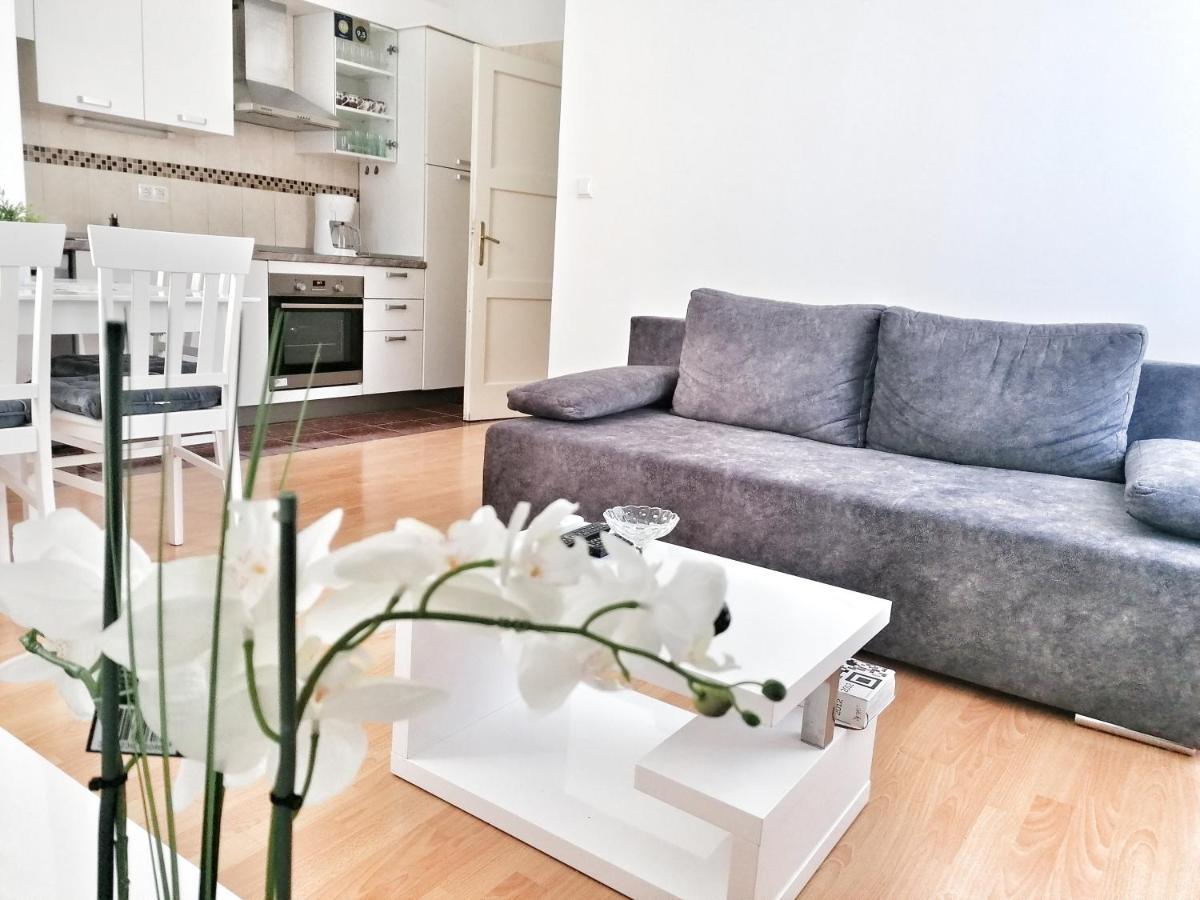Apartment Anamarija-bacvice Split