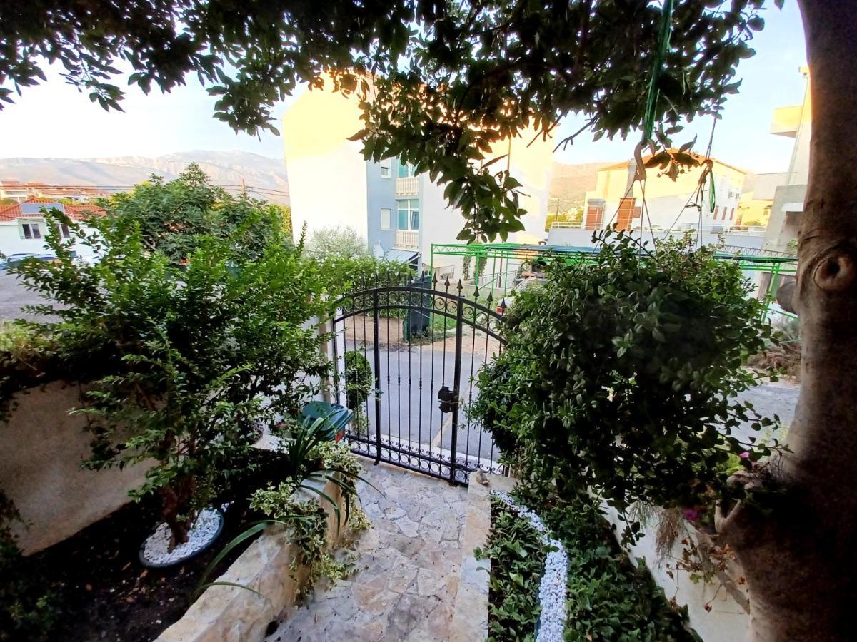 Plaza Apartment