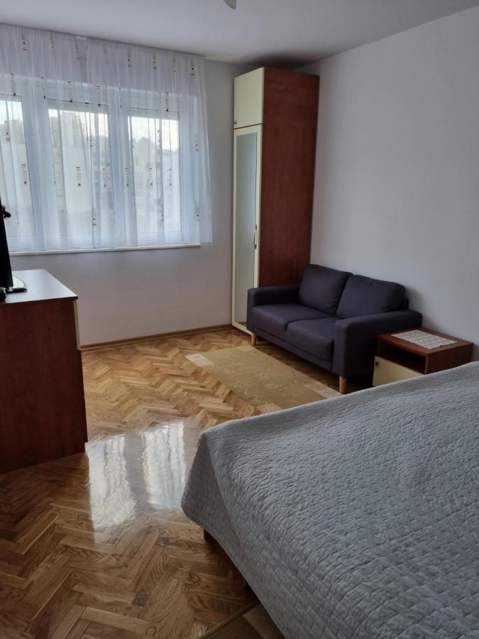 Apartment Vinka *