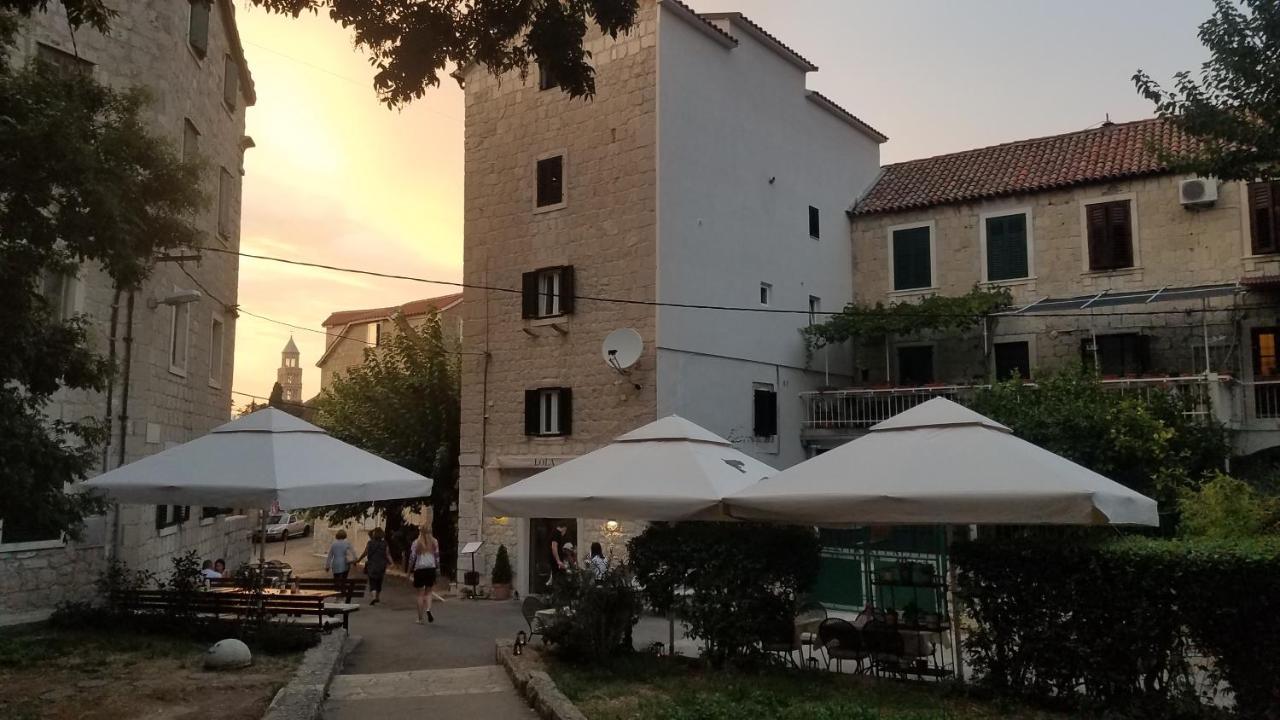 Diocletian's Beach House Bacvice