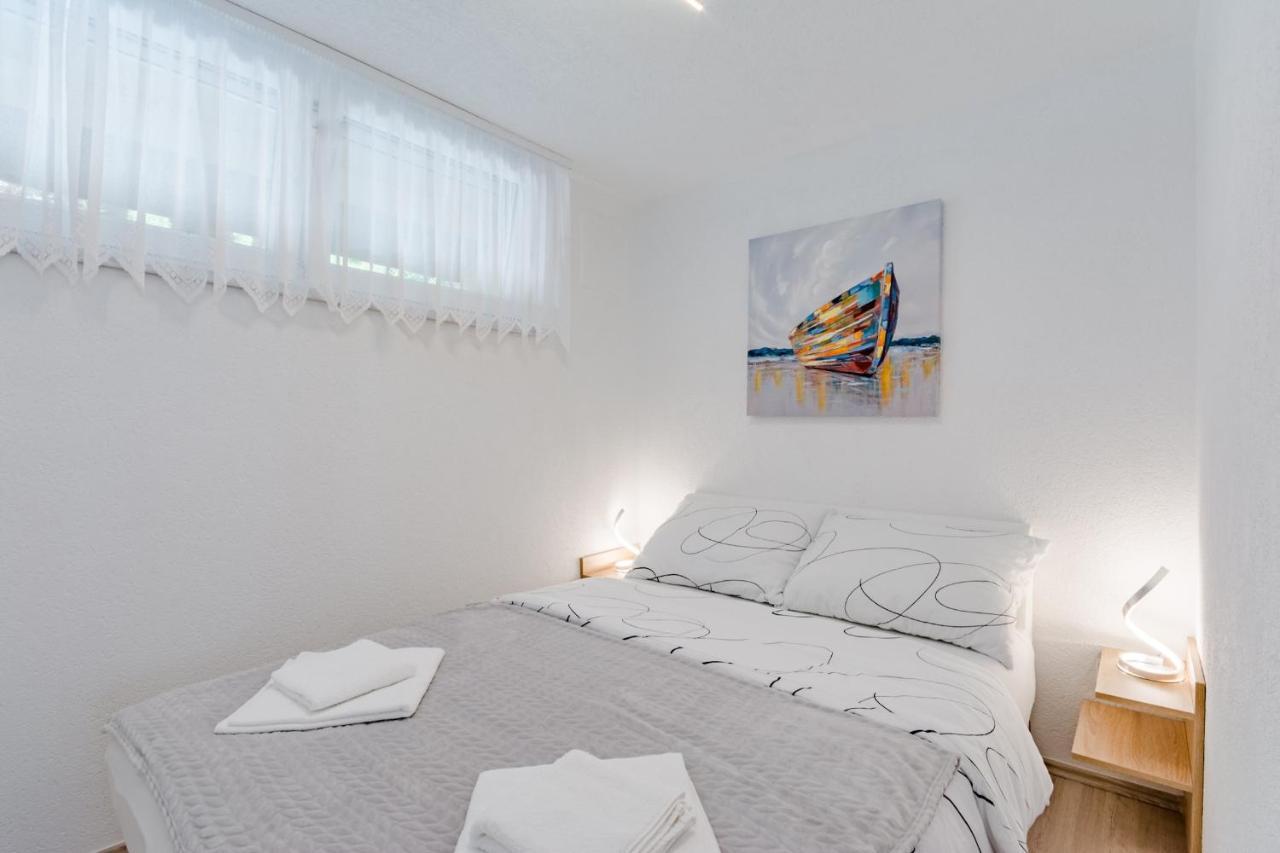 Eli Apartment Split