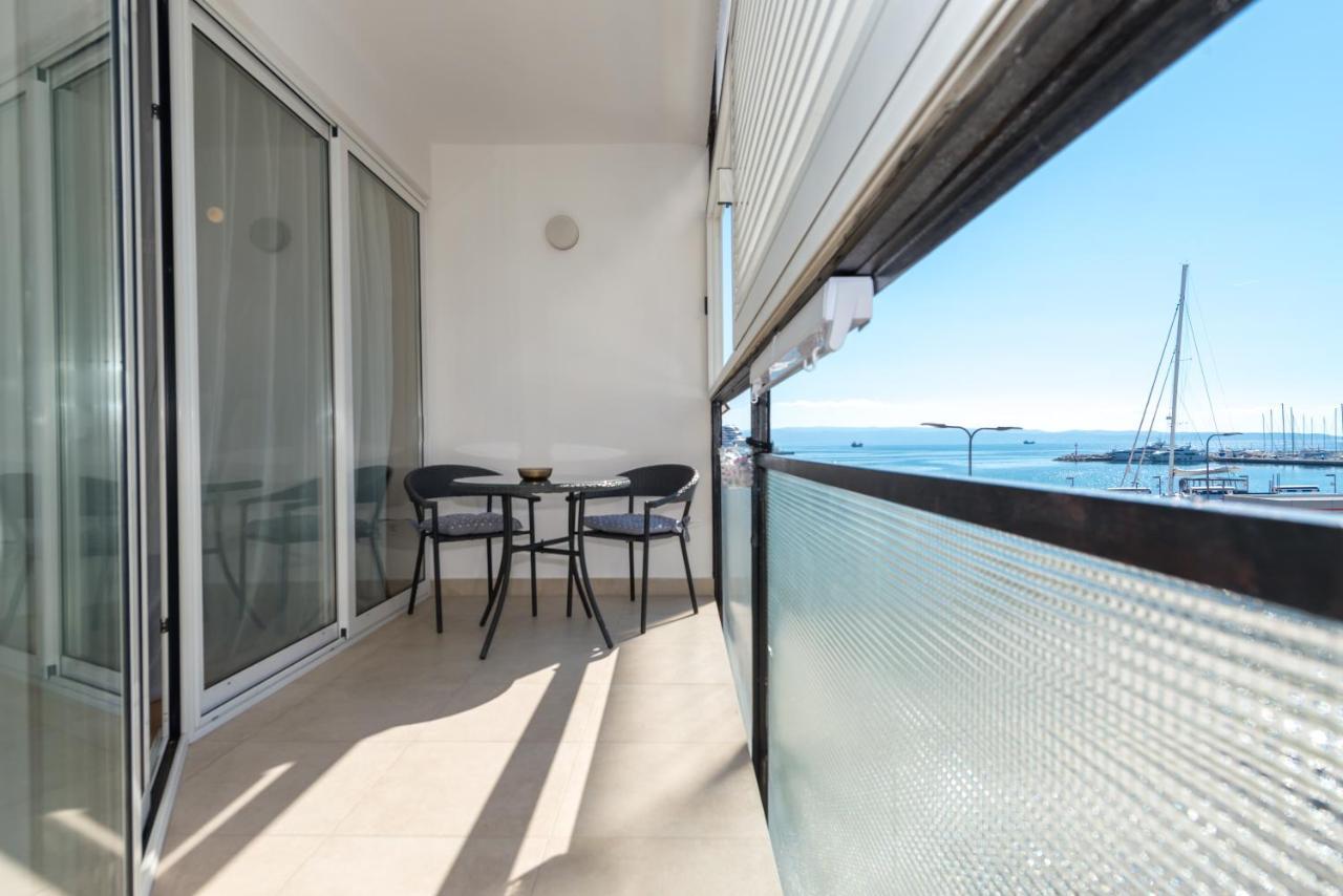 Paparazzi Apartment *