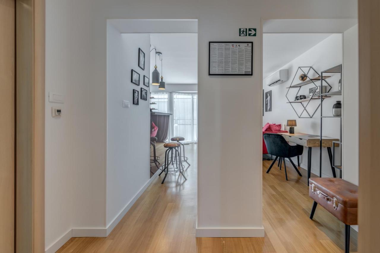 Paparazzi Apartment