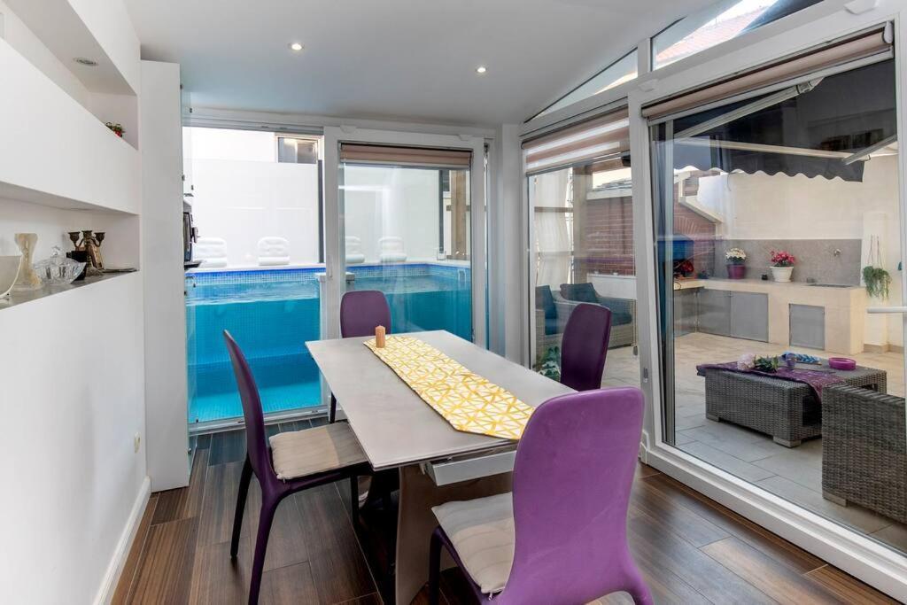 Luxury Martinis With Pool Apartment