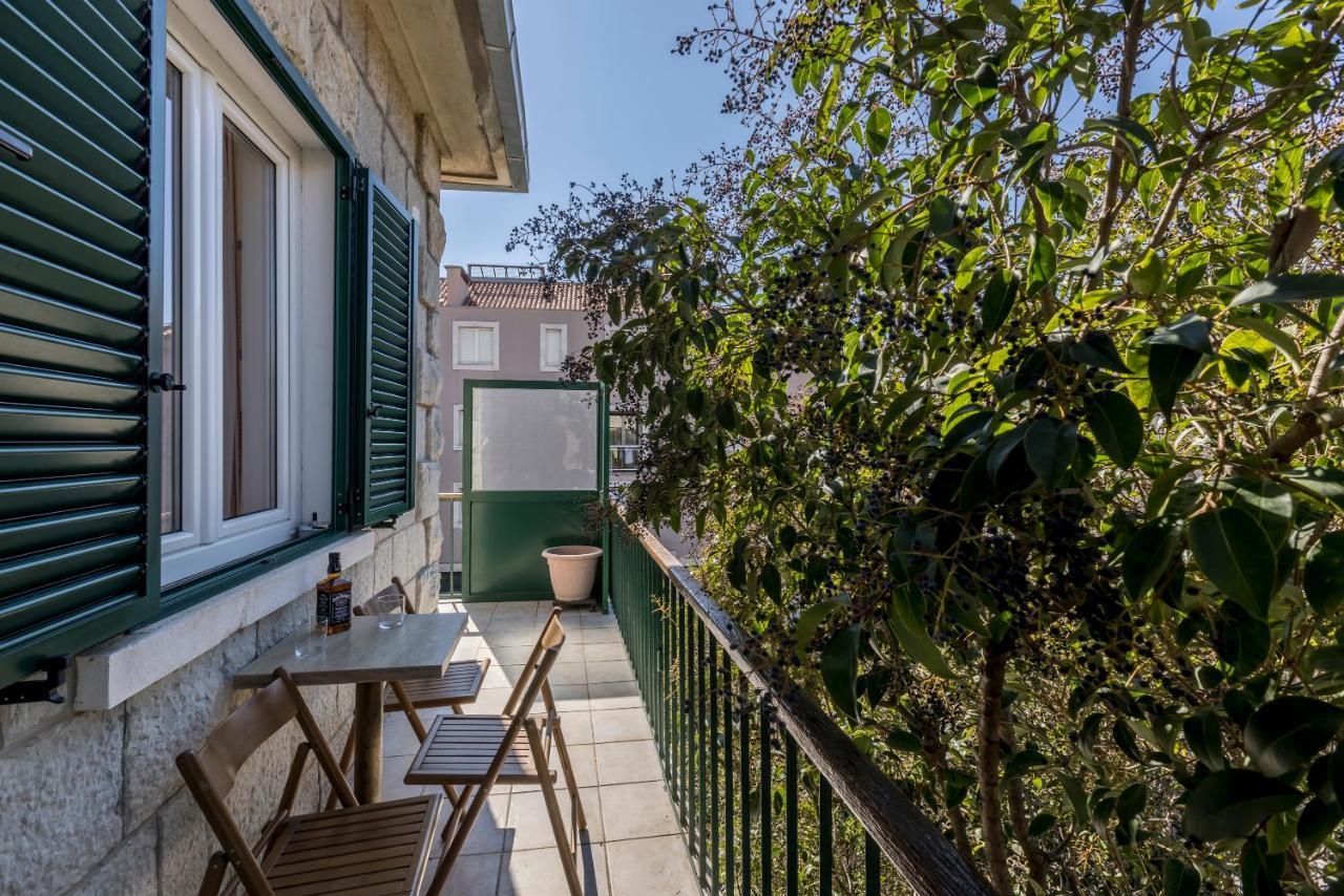 Ferula, 3 Bedroom Near Bacvice Apartment *