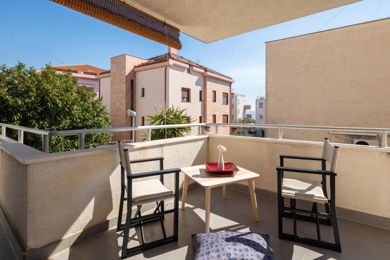 Apartamento Modern With Terrace 4 Min Walk To The *
