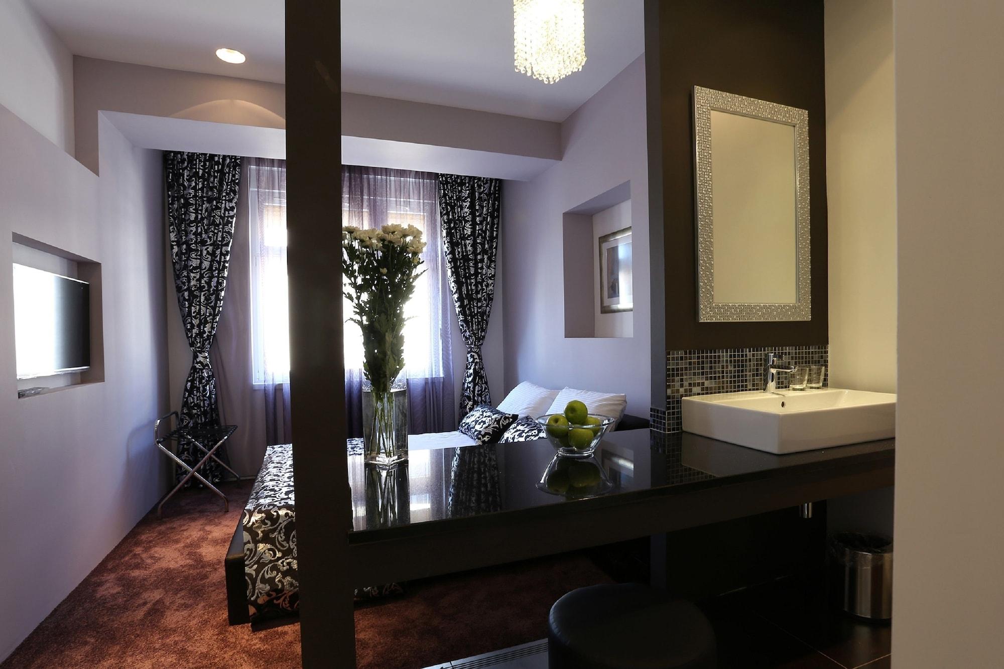 Starlight Luxury Split
