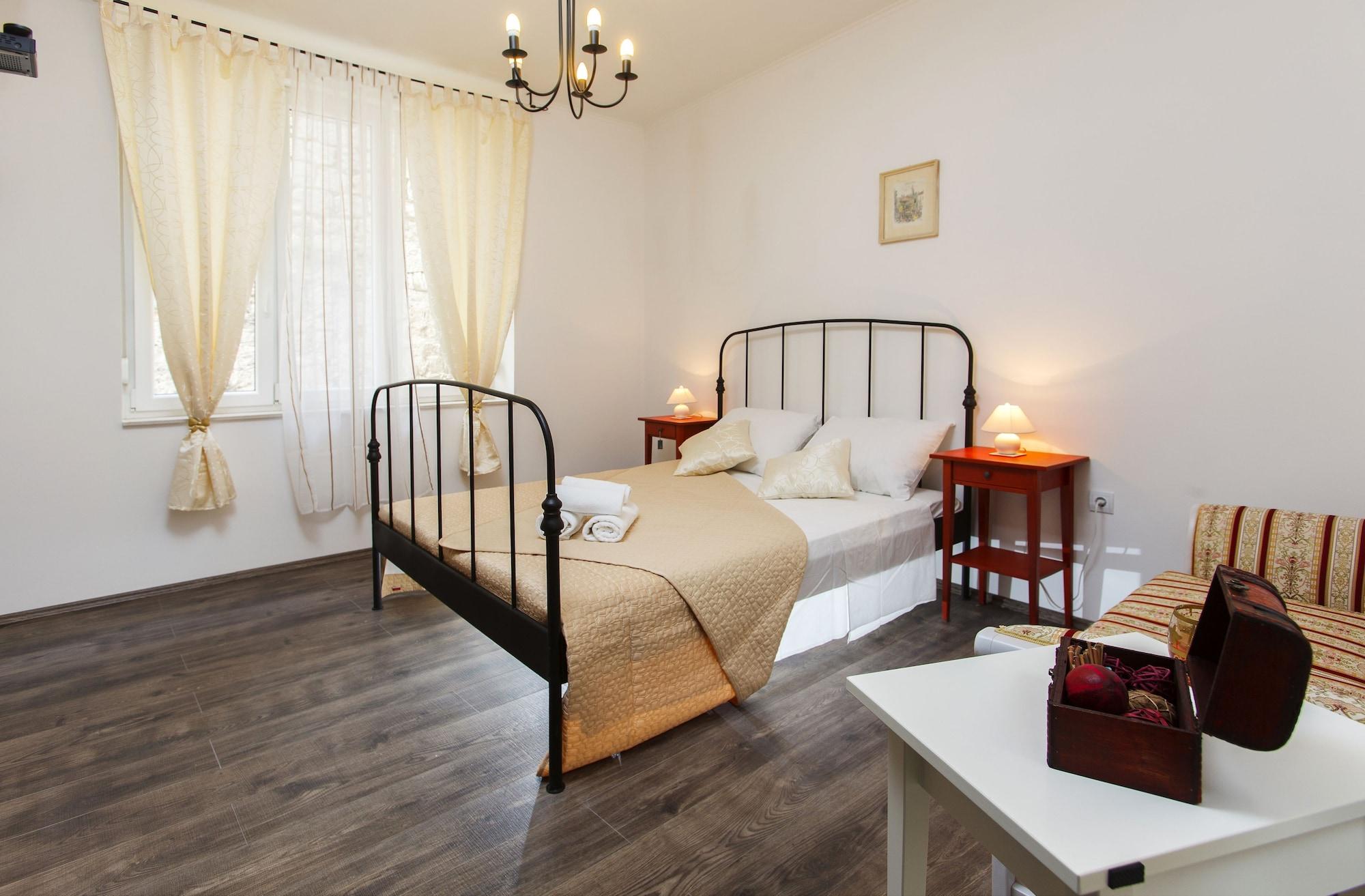Guest house Prior 4*