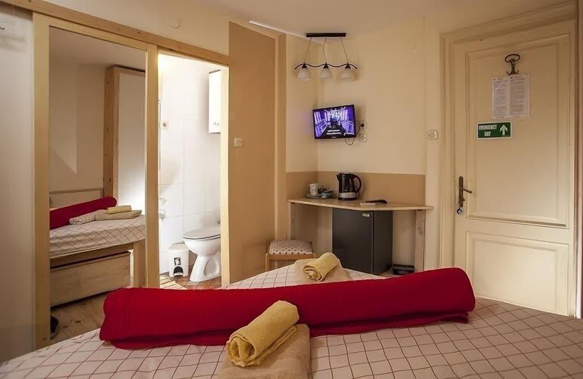 Cecilia Apartment