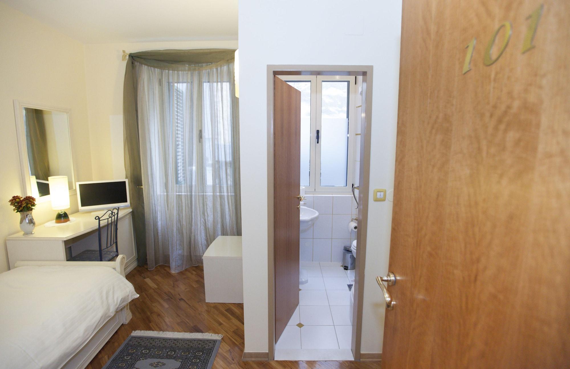 Plr Luxury Rooms Apartment