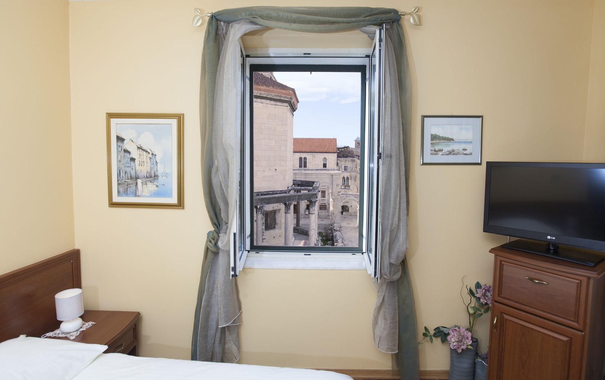 Plr Luxury Rooms *