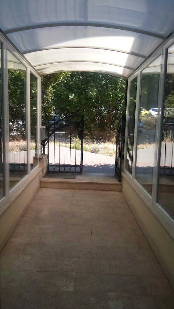 Acomodação com café da manhã  Marjela 3*