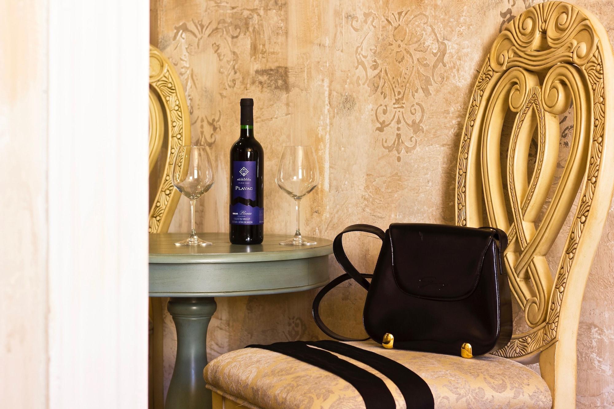 Plaza Marchi Old Town - Mag Quaint & Elegant Boutique Hotel Split
