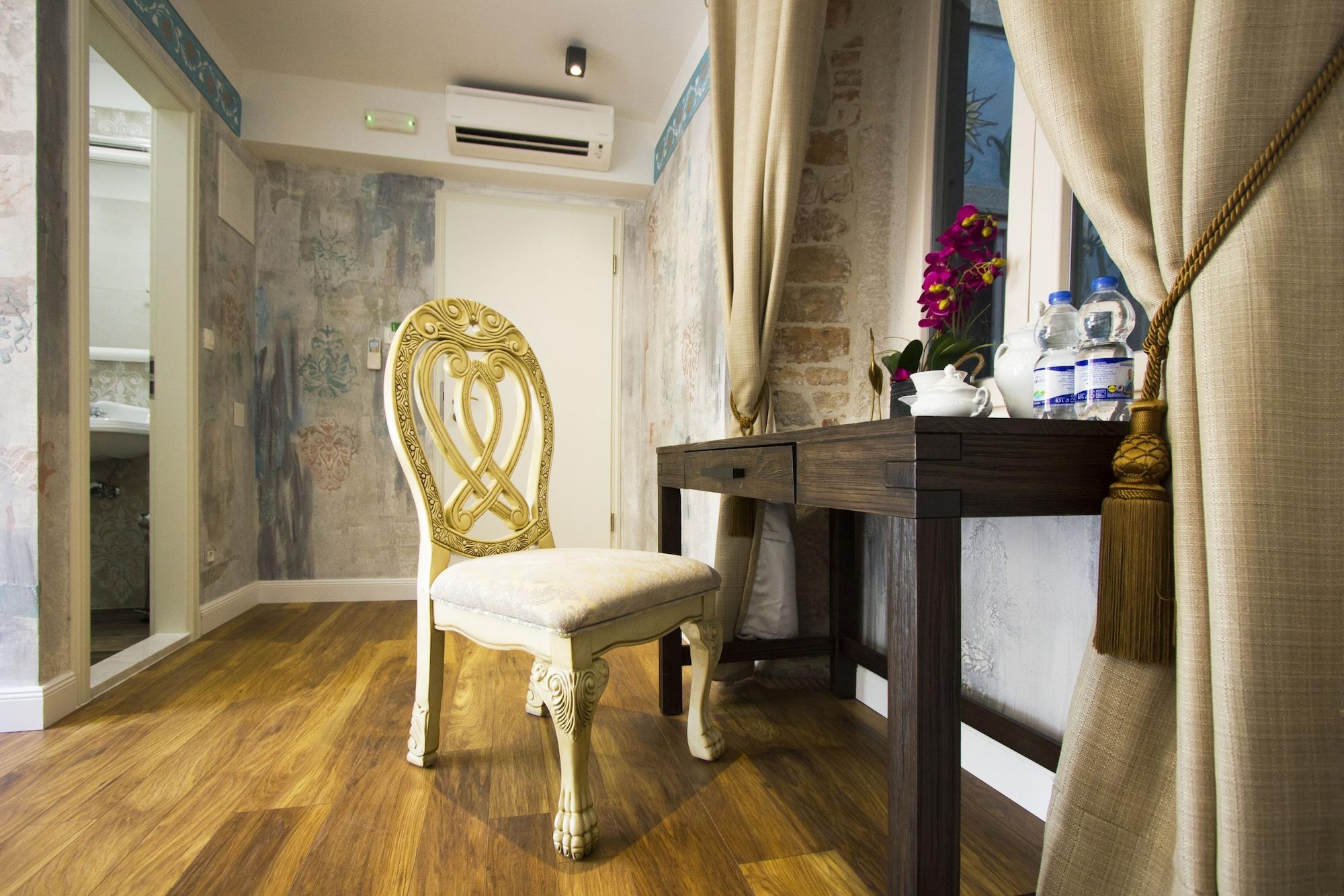 Plaza Marchi Old Town - Mag Quaint & Elegant Boutique Hotel 4*