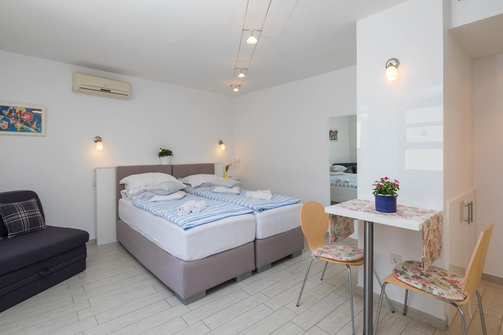 Guest house Center 3*